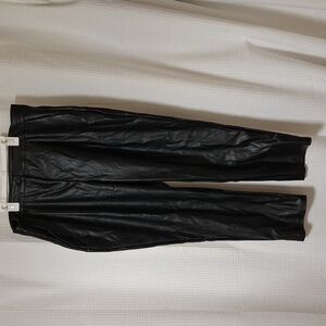 Ellen Tracy Size XL Black Faux Leather Straight-Leg Pants with Pleats